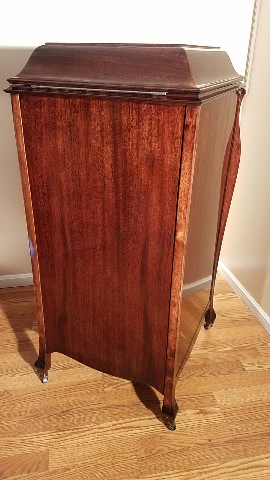 1921 Victrola VV100 Mahogany New England Victrola LLC