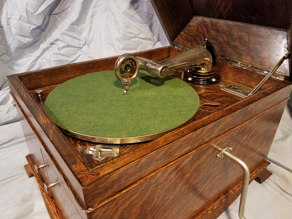 1918 Victrola VVIX Table Top Oak New England Victrola LLC